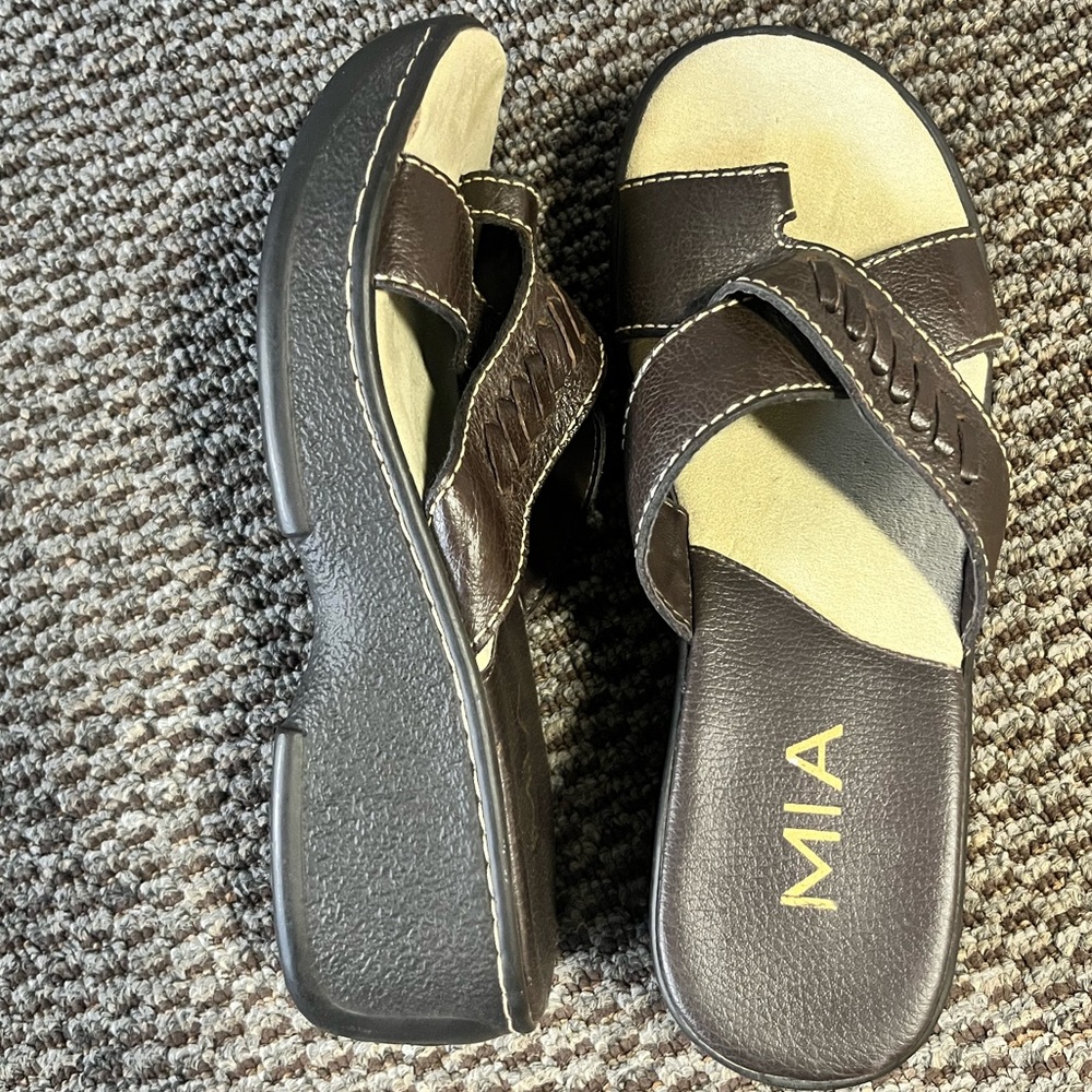 Vintage Y2K MIA Brown LeatherSandals
